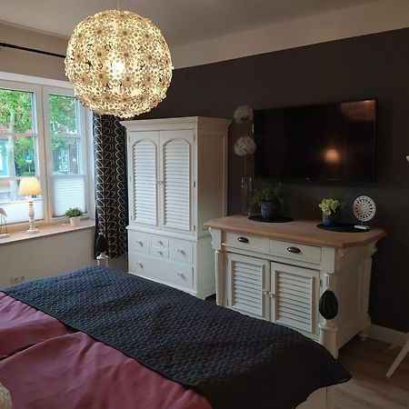 Ferienwohnung Im Erdgeschoss In Der Altstadt Von 하일리겐하펜 외부 사진